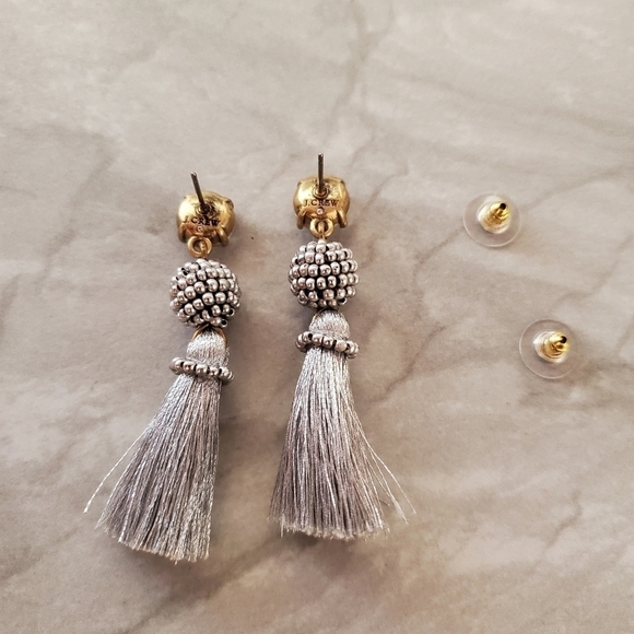✨ J.Crew Silver Beaded Rhinestone Crystal Tassel Drop Dangle Earrings ✨ - Picture 4 of 7